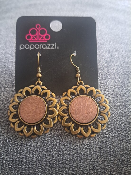 paparazzi Jewelry - Paparazzi Gold-Tone Floral Earrings with Copper Centers